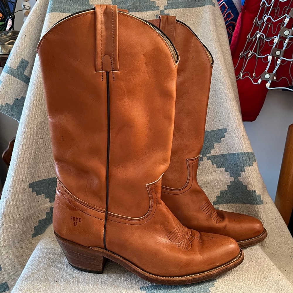 Vintage Frye 2355 Cowboy Western Boots Leather Pull On Tan Cognac Brown USA Vtg